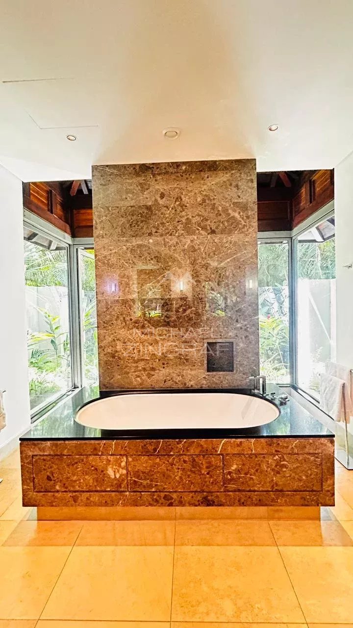 Villa de Prestige face au Golf – Anahita