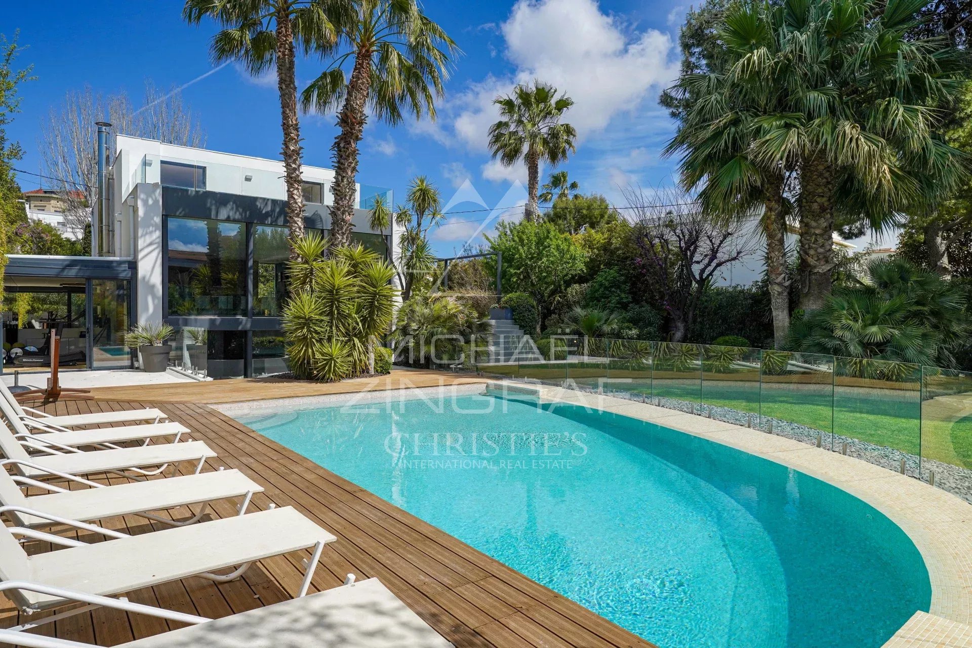 Domaine exclusif - belle villa contemporaine proche de la plage