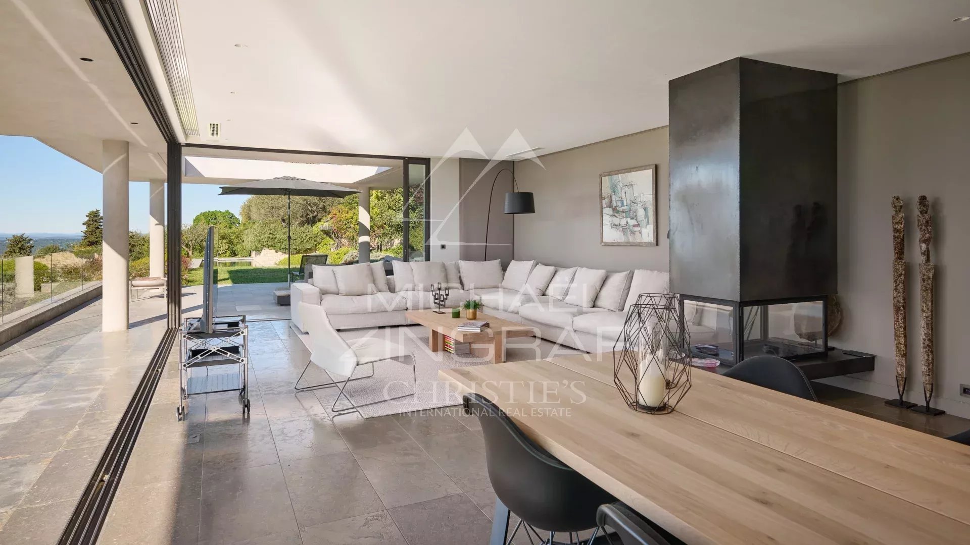 Villa d’architecte avec vue dominante