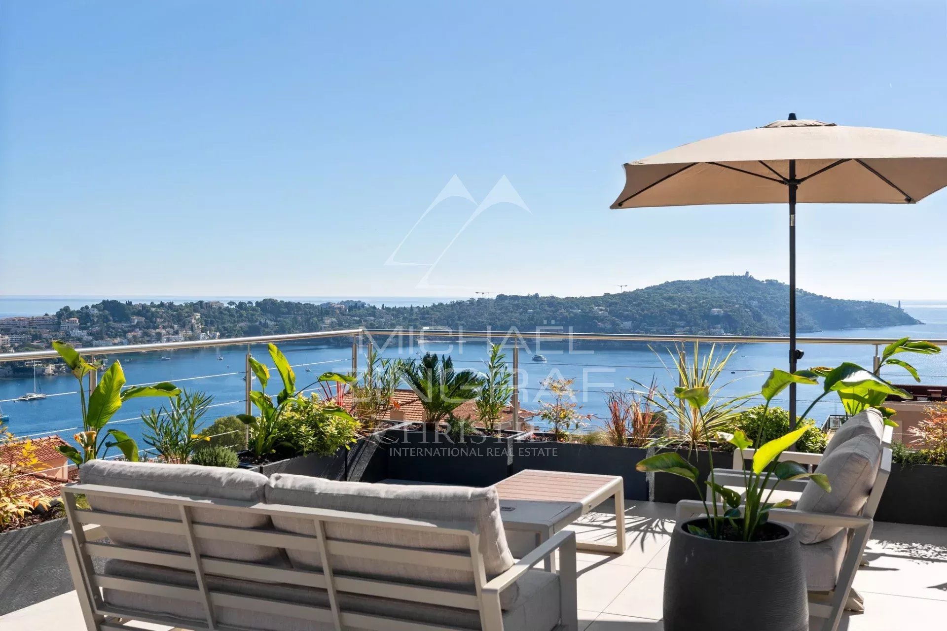 Appartement dernier étage d’exception avec toit-terrasse et vue mer