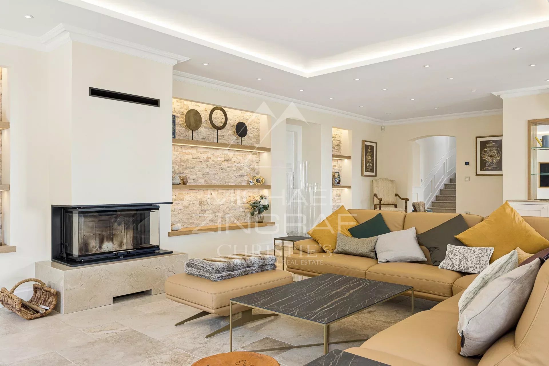 Exceptionnelle villa de luxe sur cinq niveaux avec vue mer panoramique