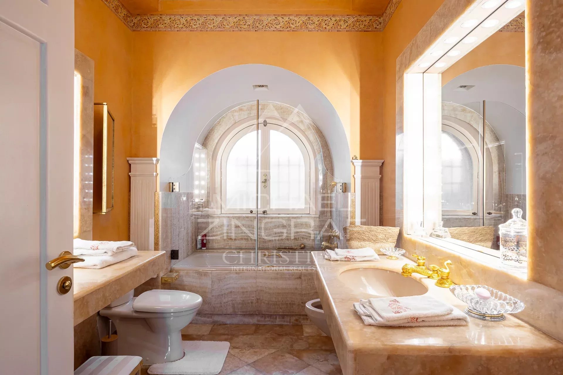 Villa Provençale de Prestige avec Vue Panoramique à Couper le Souffle