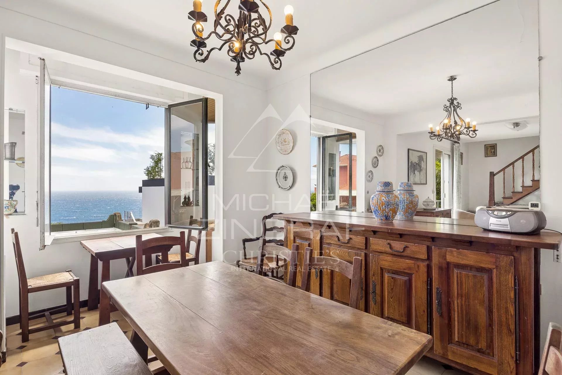 Rare – Villa close to the sea in Cap d’Ail