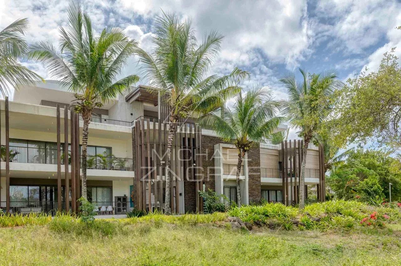 Penthouse with Golf View – Mont Choisy
