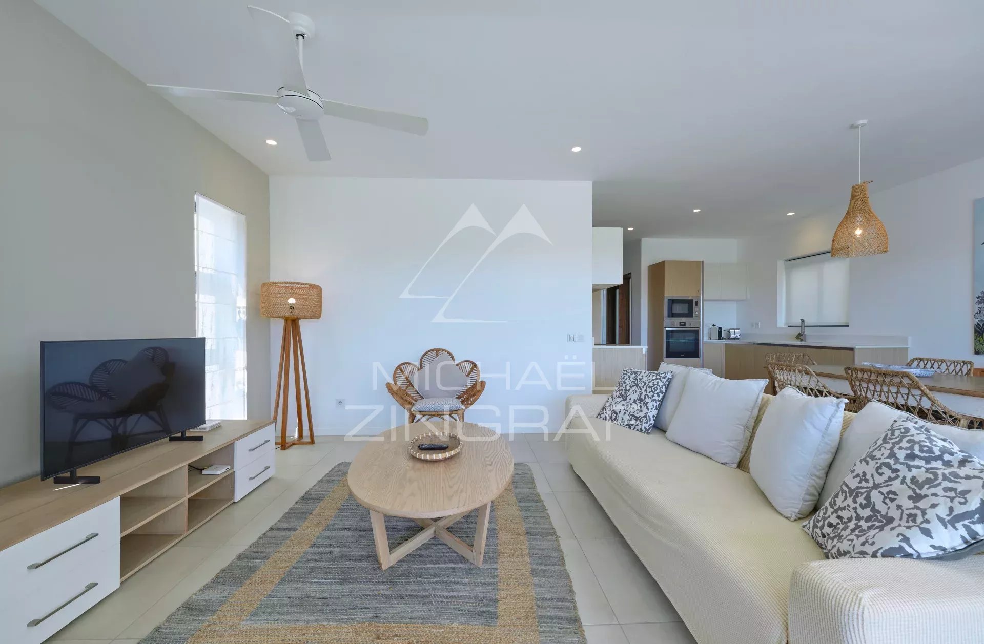 3-Bedroom Apartment in a Secure Residence in Pointe aux Canonniers