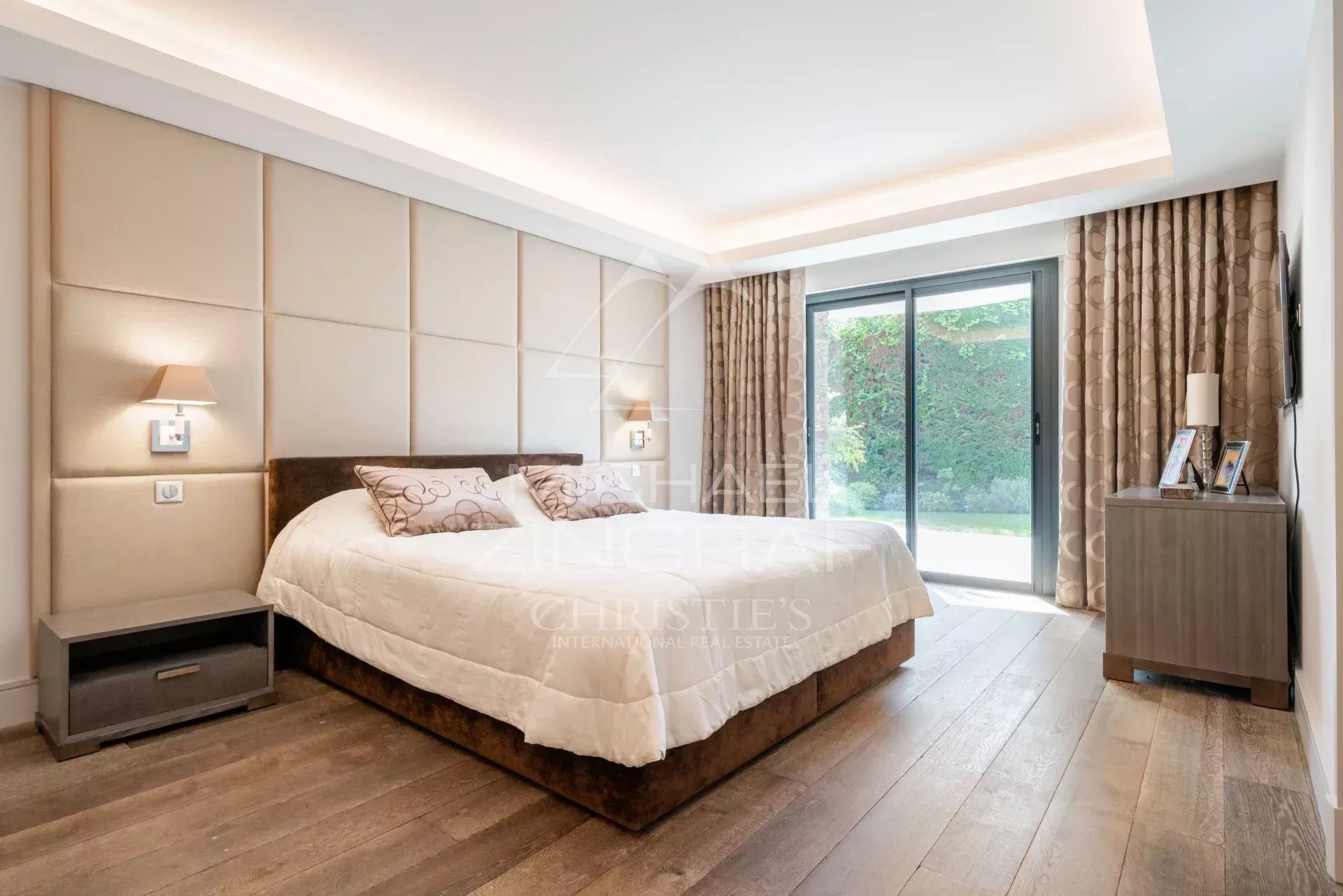 Modern renovierte Villa nahe der Strände von Garoupe