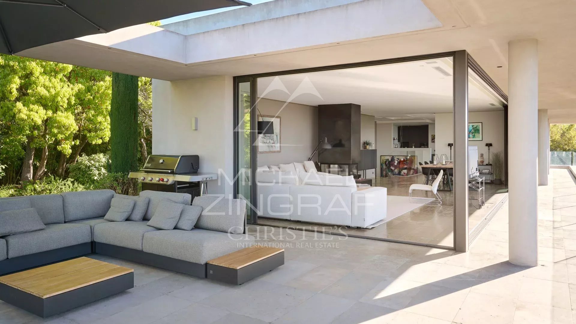 Villa d’architecte avec vue dominante