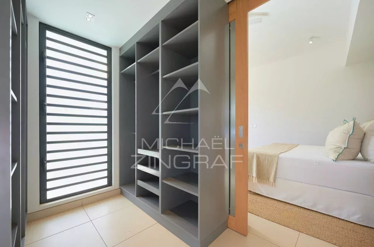 Villa avec piscine dans une résidence sécurisée à Péreybère