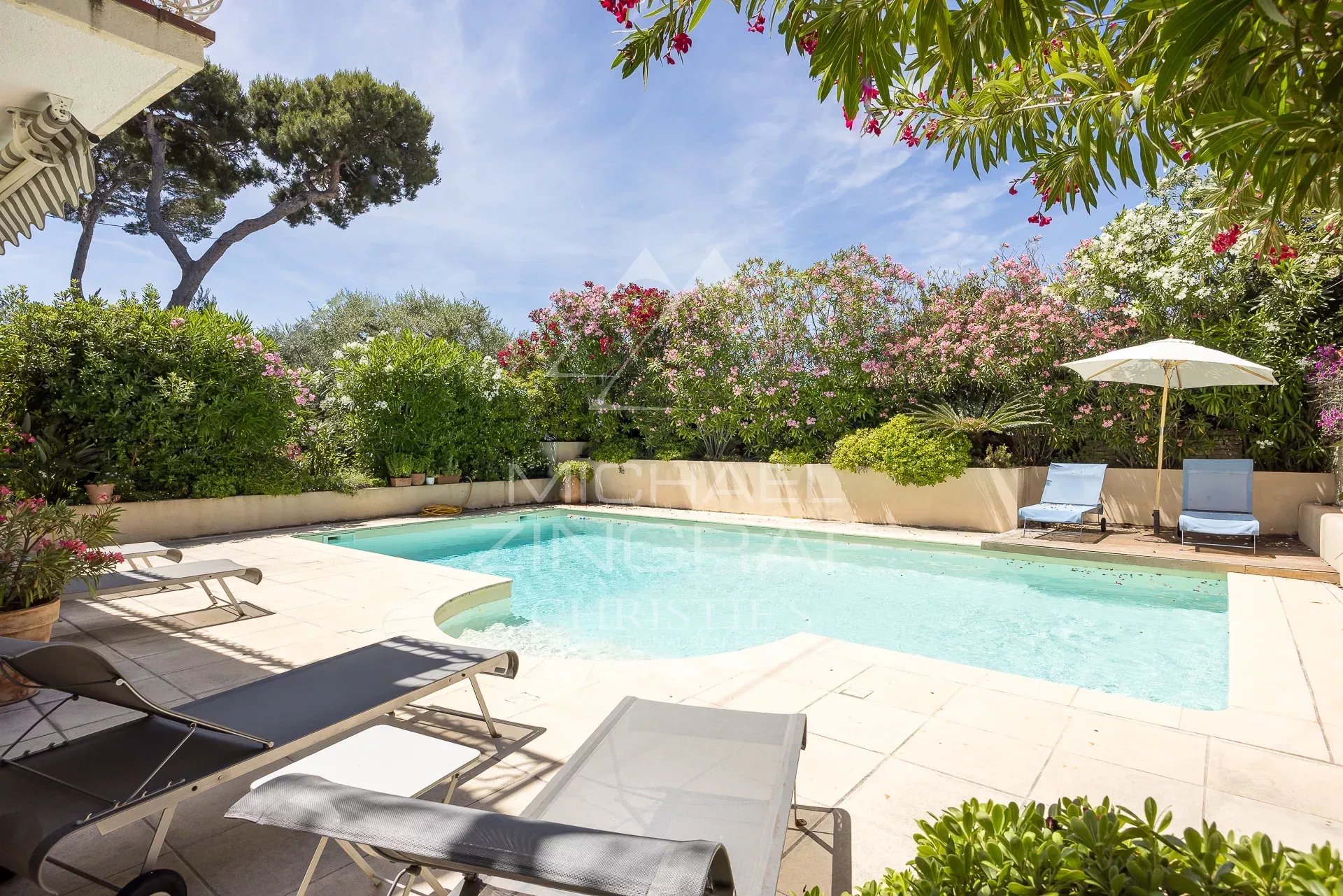 Cap d’Antibes – Élégante villa au calme absolu, à quelques pas des plages de la Garoupe