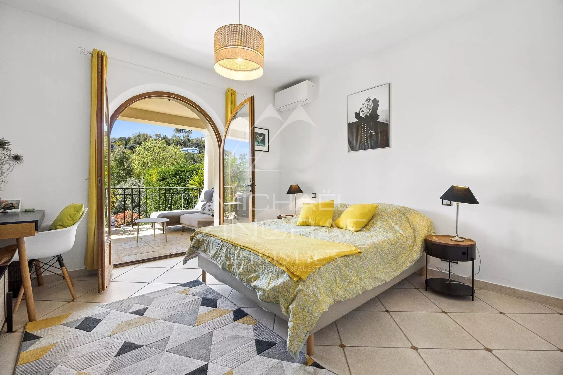 Le Rouret - villa aux volumes hors normes