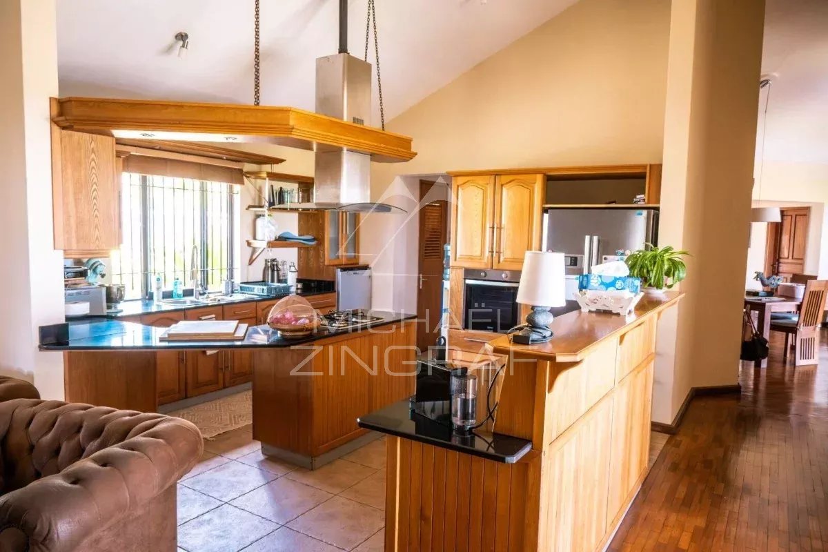 Exceptional Villa with Panoramic Views in a Prestigious Residential Estate