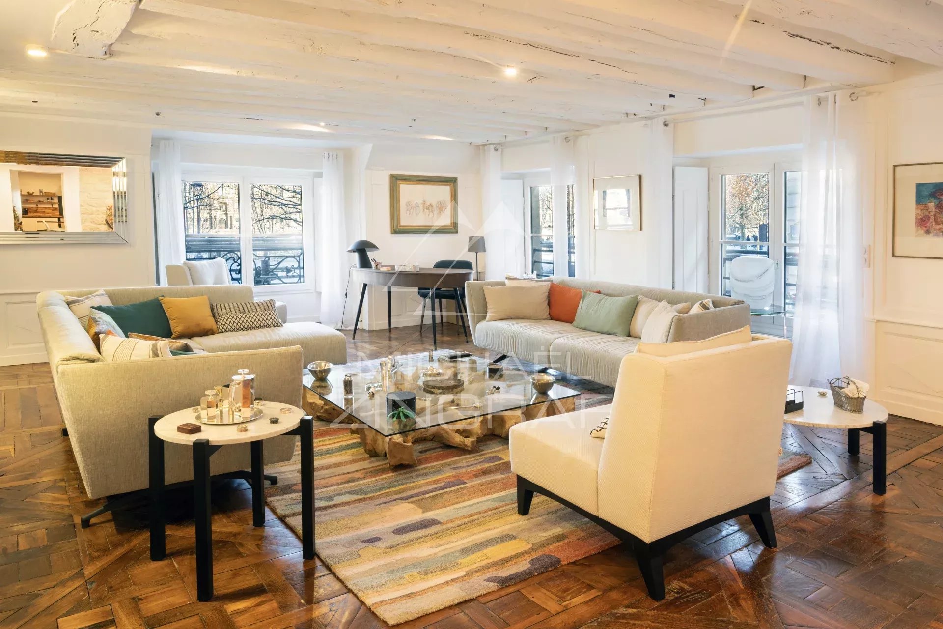 A vendre - Quai Voltaire - 2 suites - Parfait état - Vue Scène