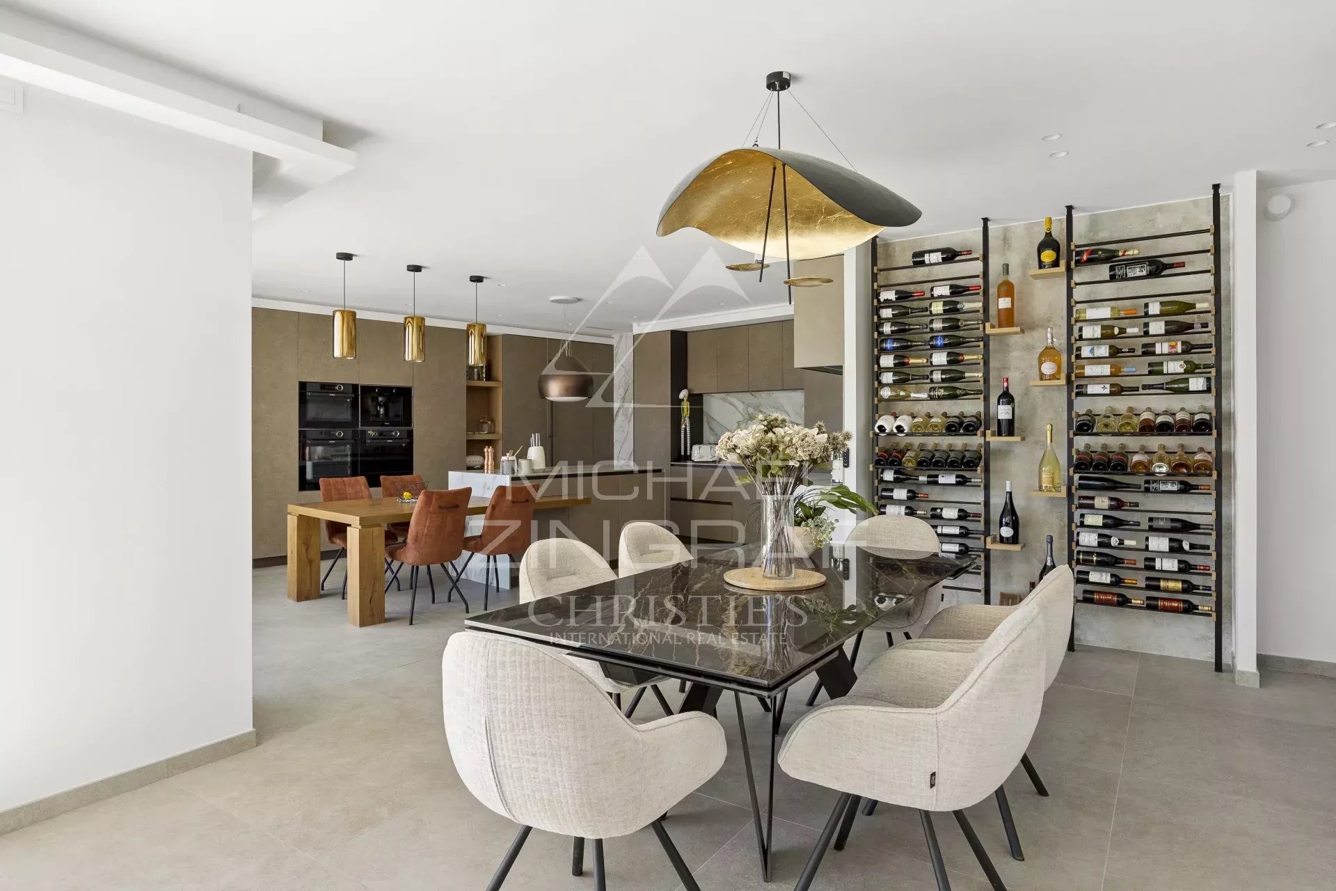 Contemporary villa - Near Cannes -  Private Domain