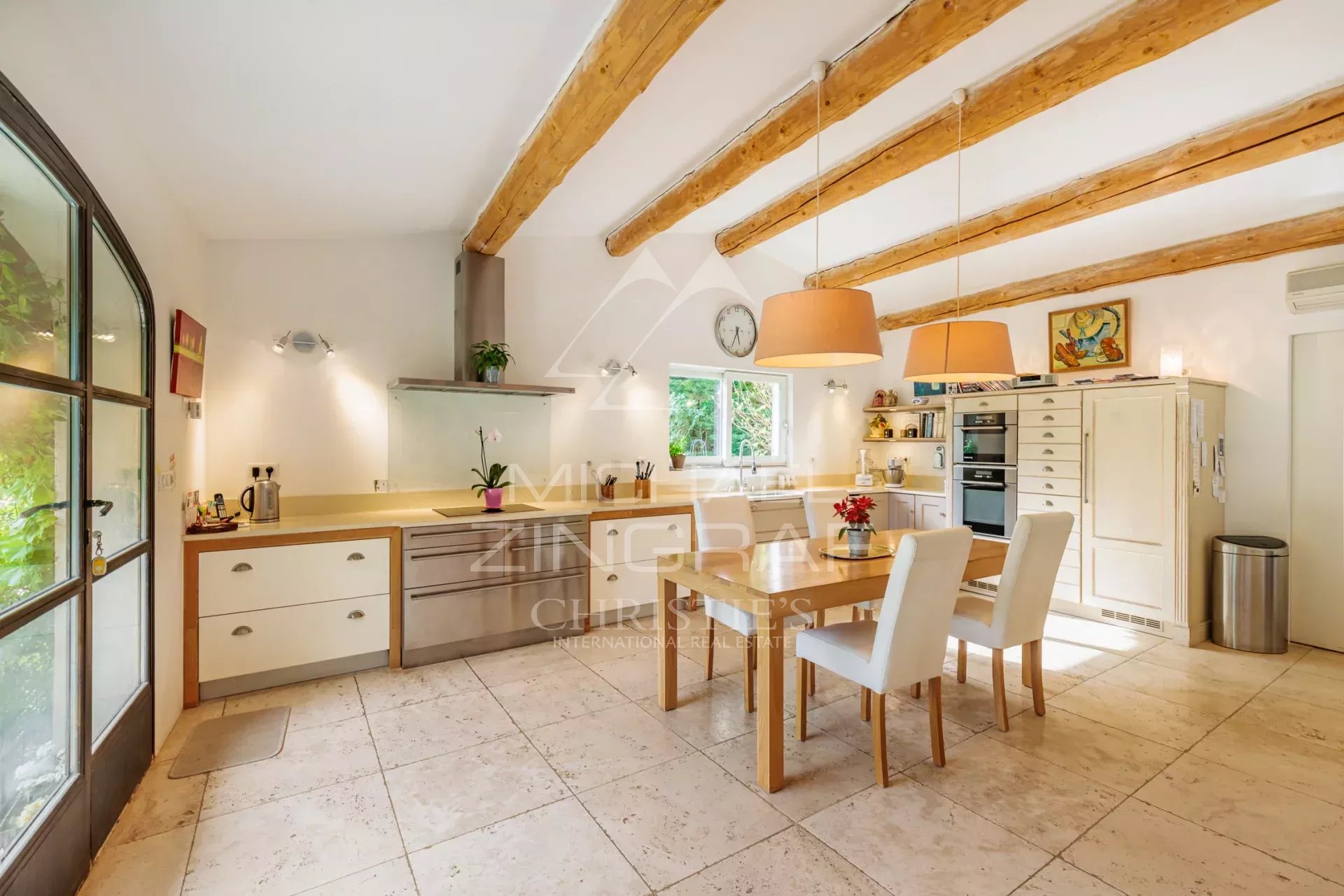 Propriété rare à la vente - mas renové