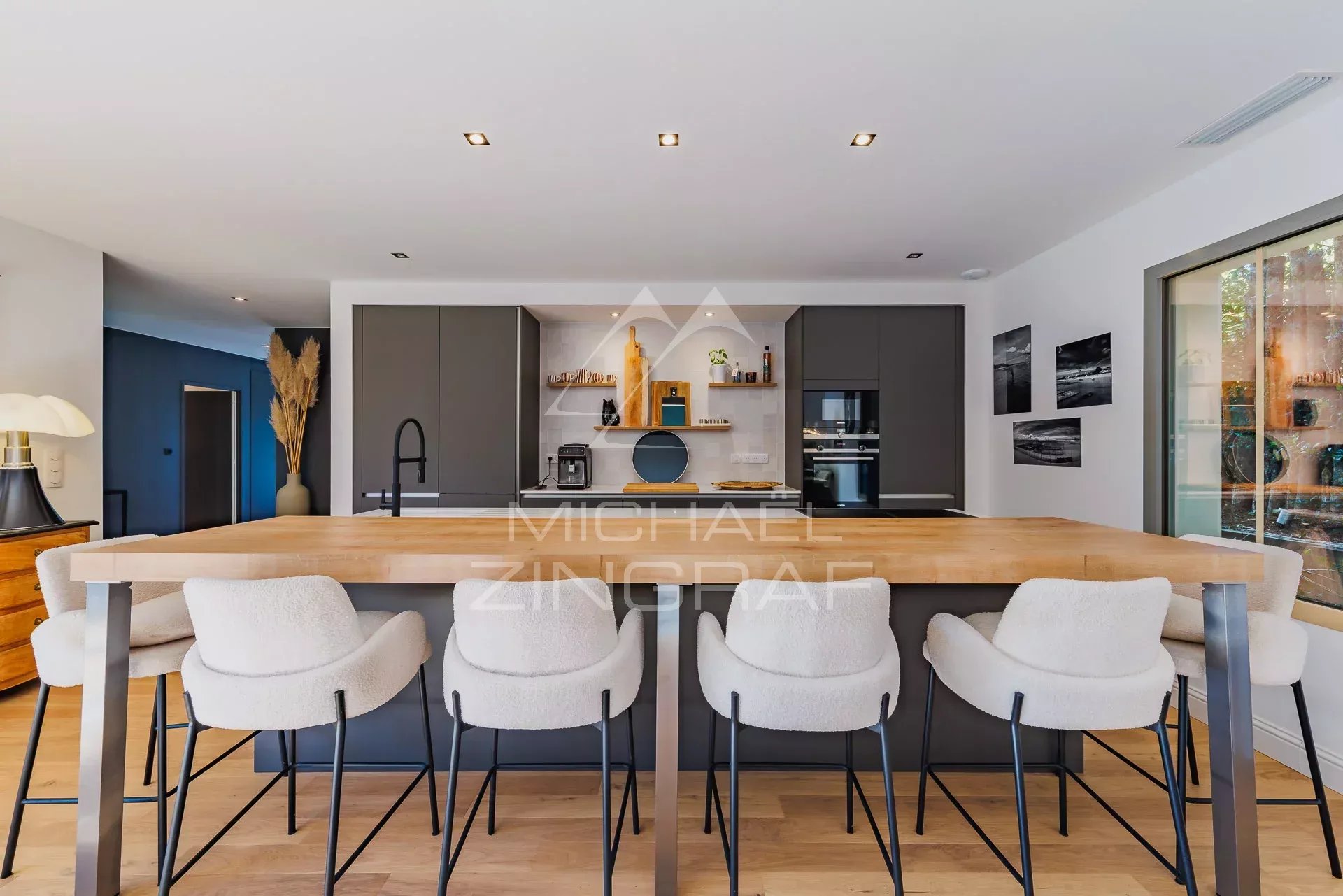 Abatilles – Elegante Familienvilla mit Pool