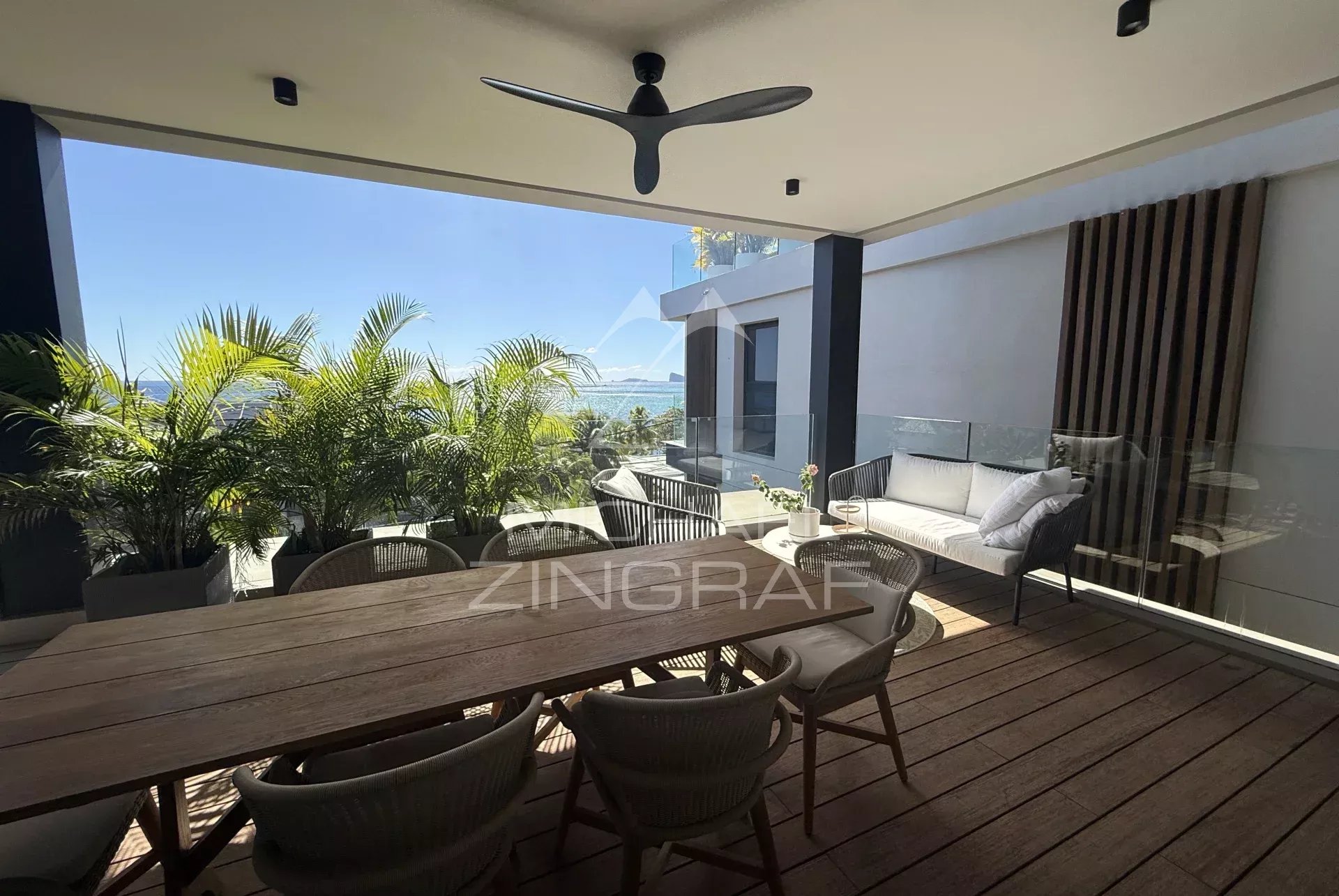 Luxury Penthouse with Sea Views – Pointe aux Canonniers