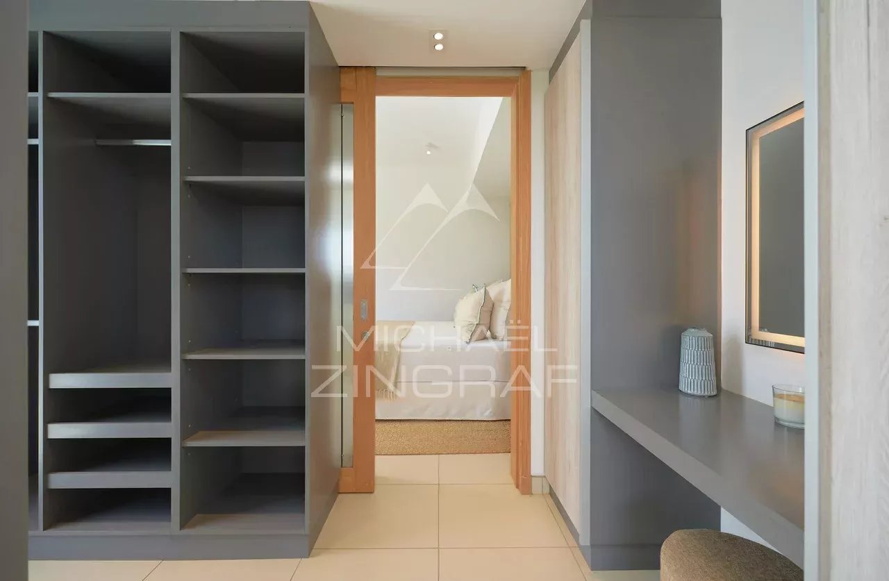 Villa avec piscine dans une résidence sécurisée à Péreybère