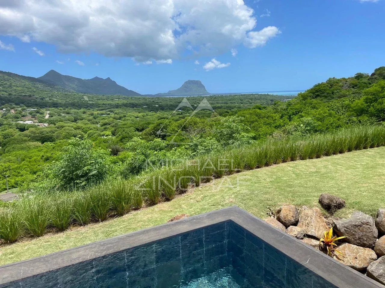 Exceptional Luxury Villa in Black River