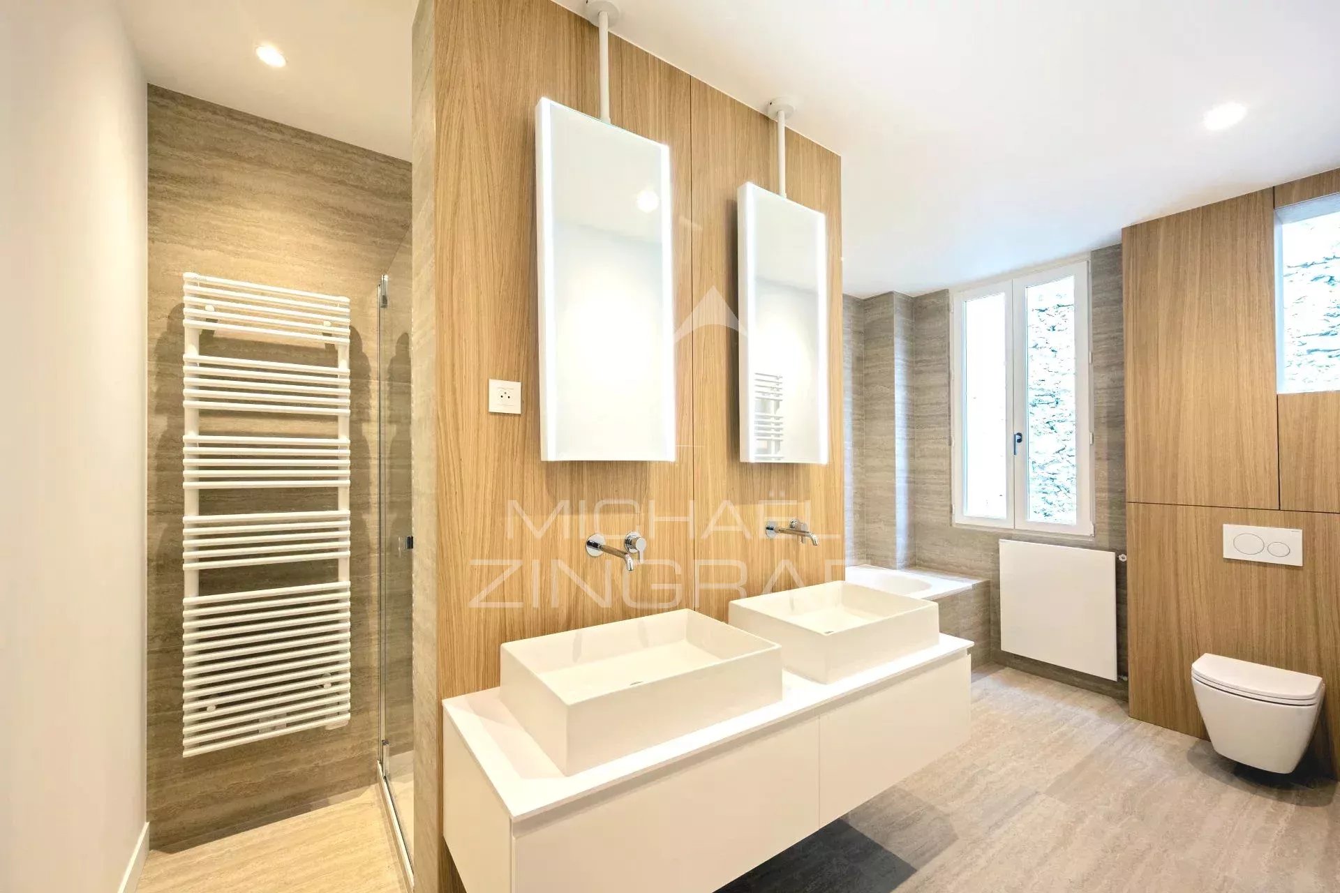 A vendre - Triangle d'or - 3 Suites - Parfait Etat - Clim