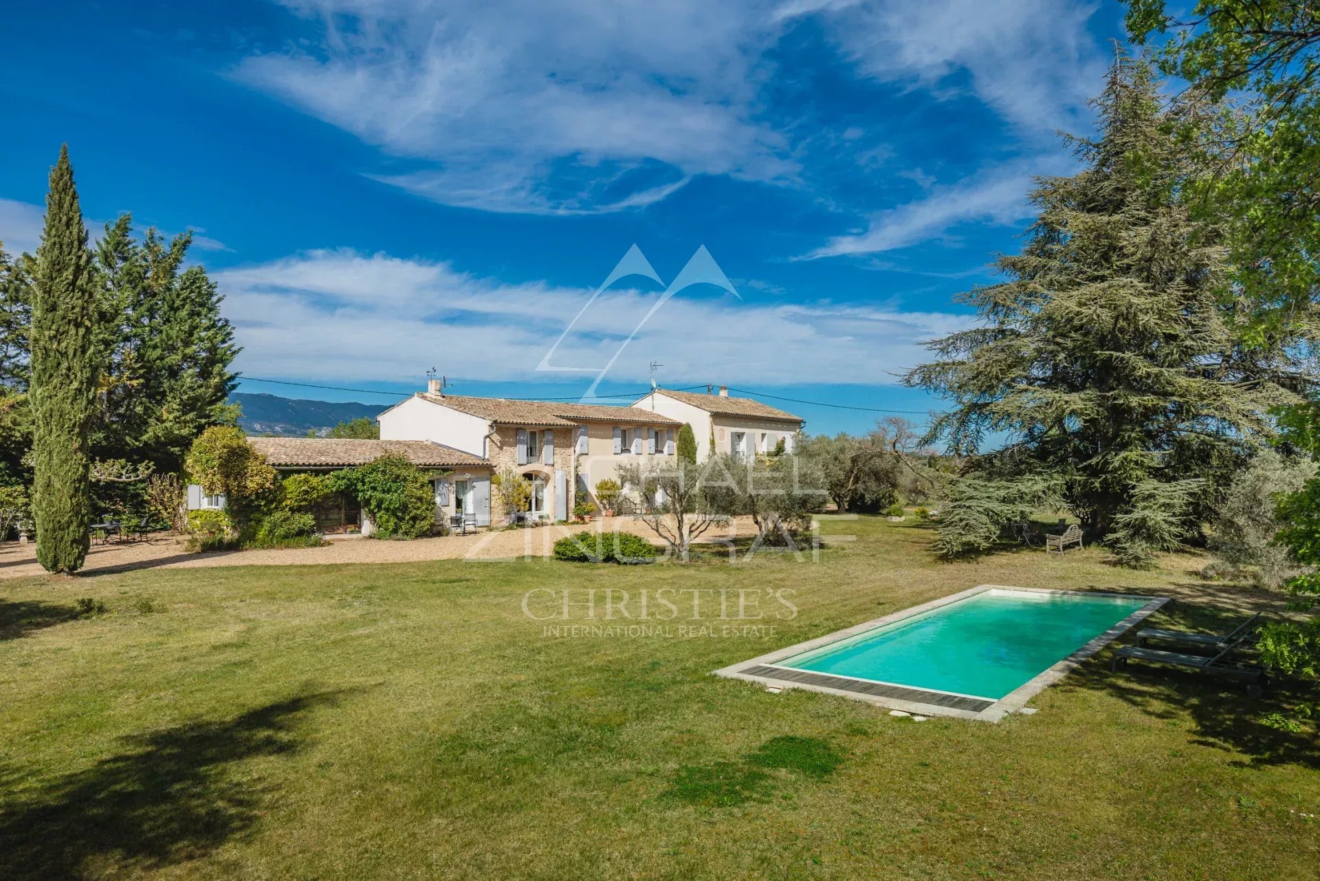 Propriété rare à la vente - mas renové