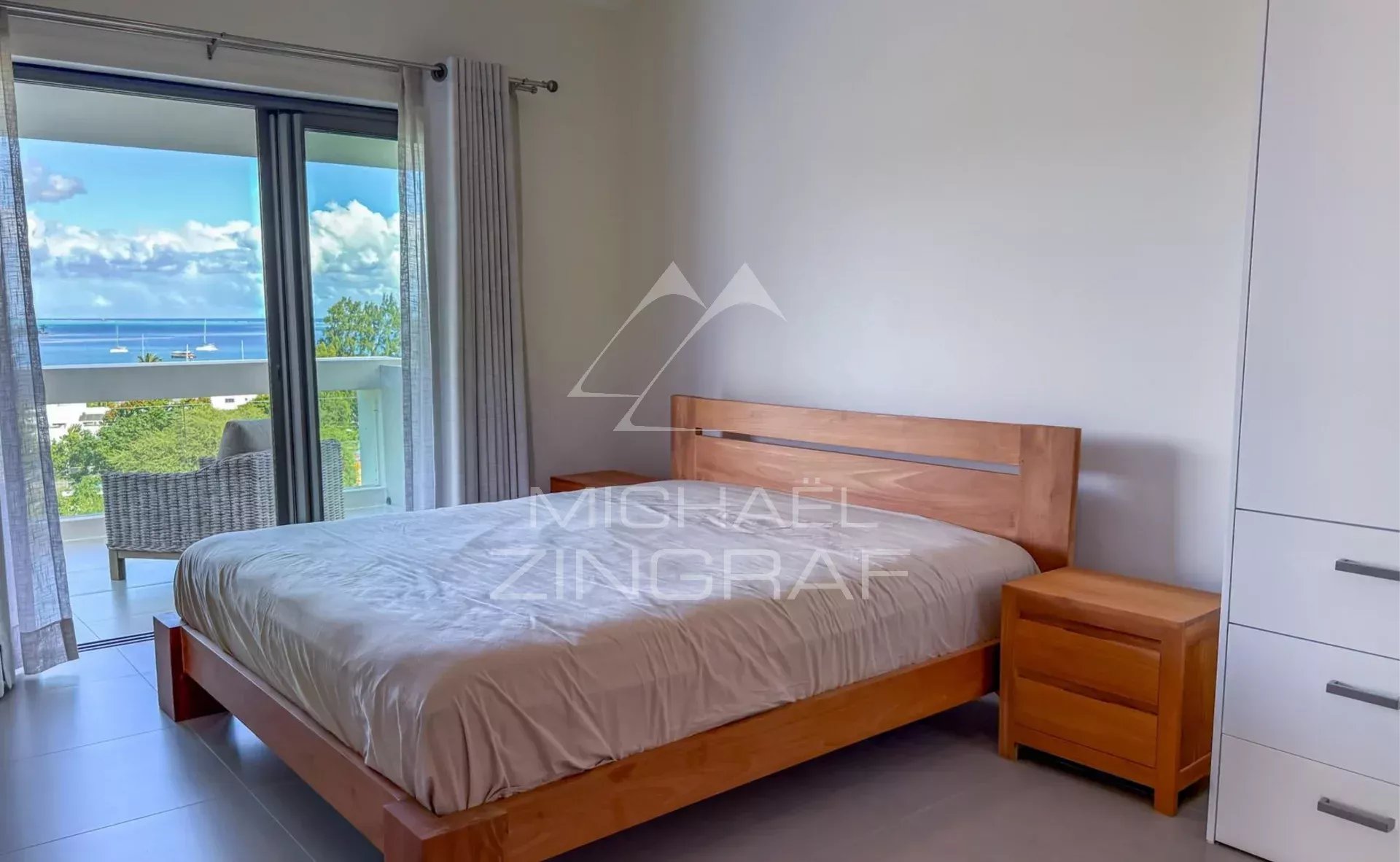 Penthouse d'Exception de 3 Chambres avec Jacuzzi et Vue Panoramique sur l'Océan