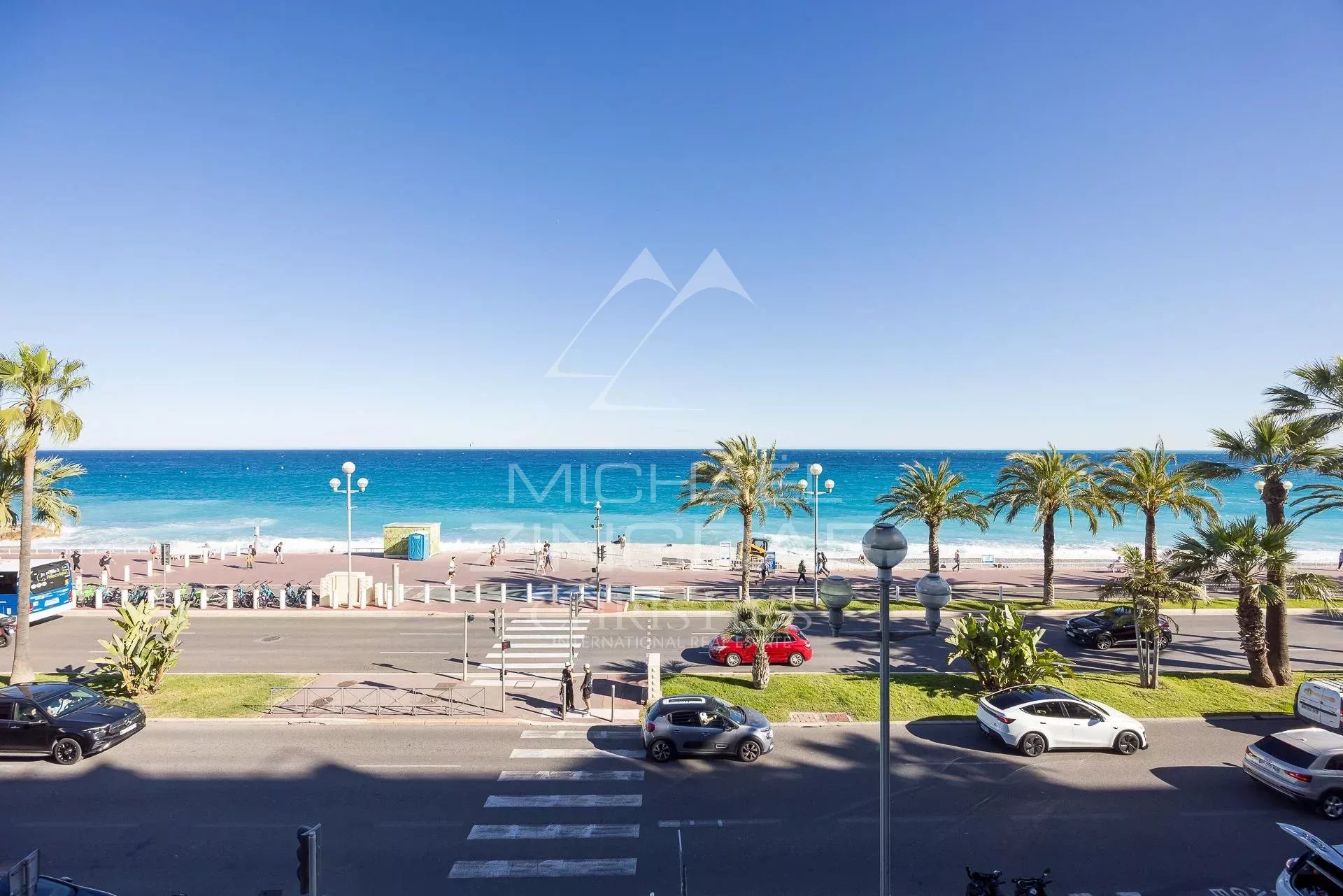 Location d'appartement à long terme - Promenade des Anglais, Nice