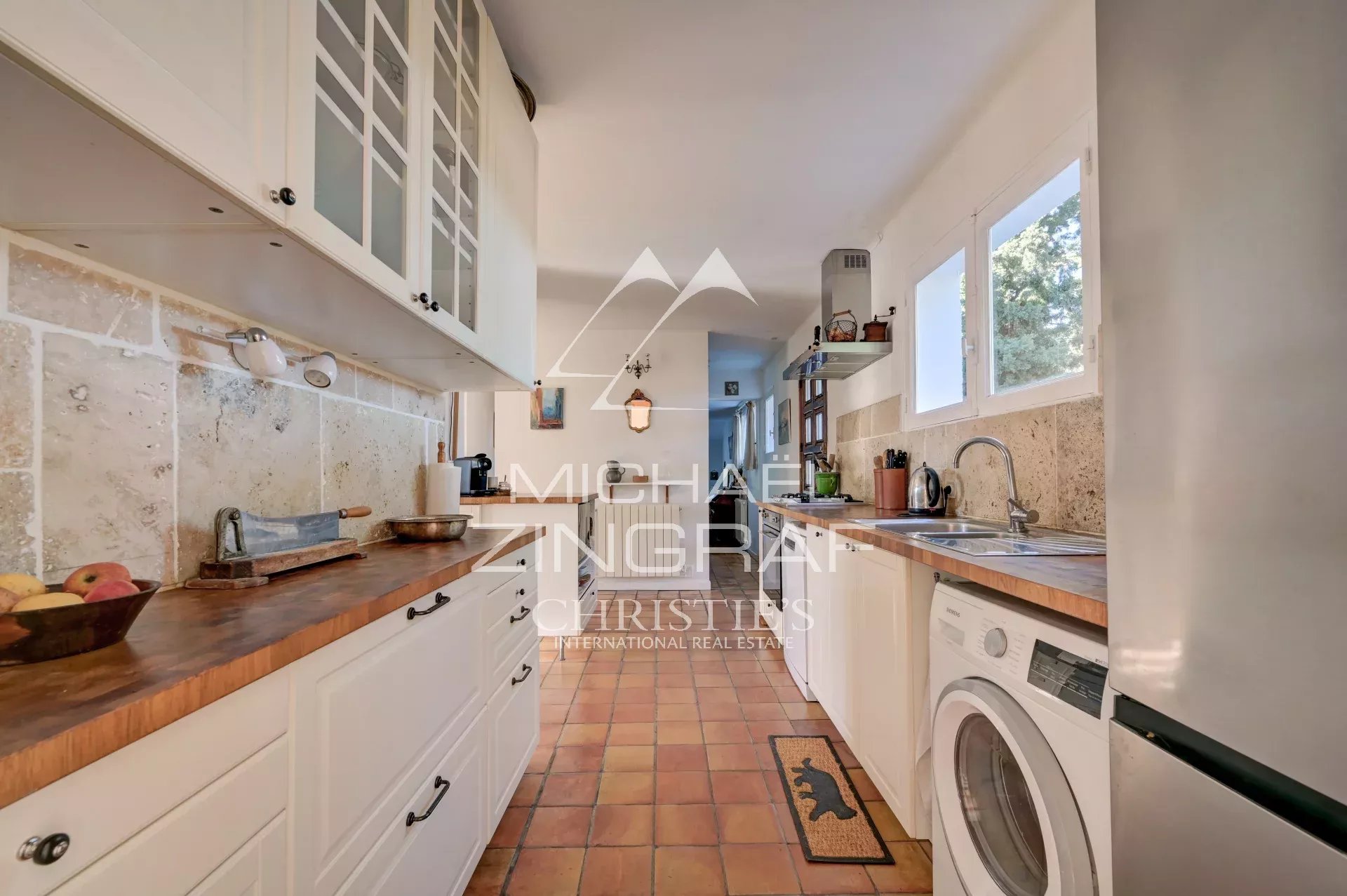 House in an exceptional setting 20 km from Aix-en-Provence