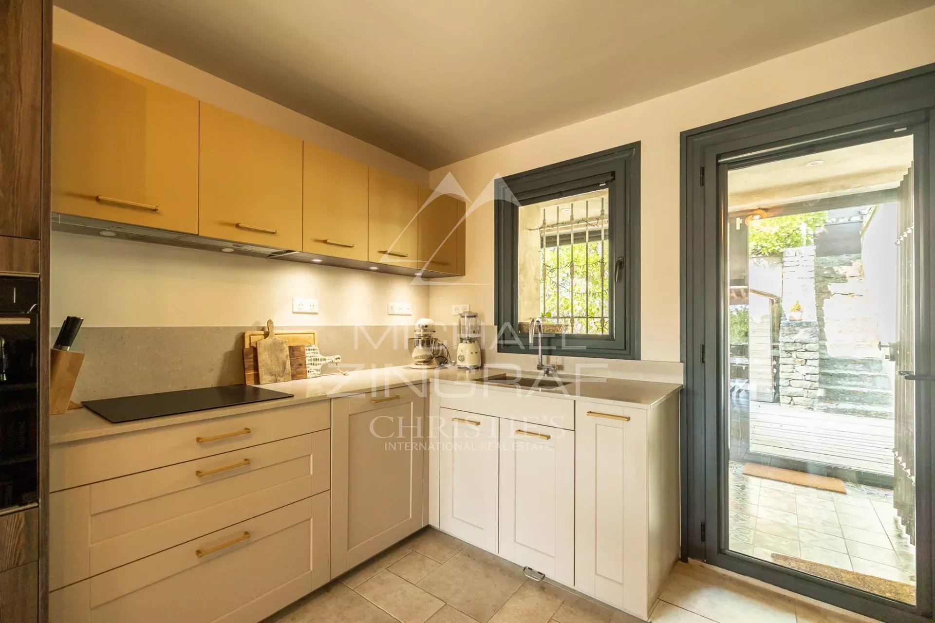 Murs - Charming house with swimming pool and open views