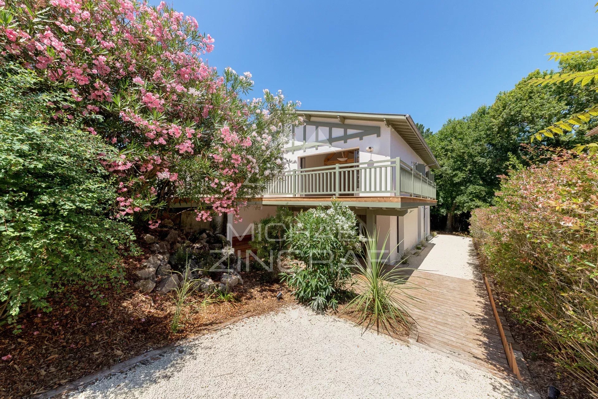 ARCACHON PORTES DU MOULLEAU - MAISON 5 PIÈCES ENTIÈREMENT RÉNOVÉE