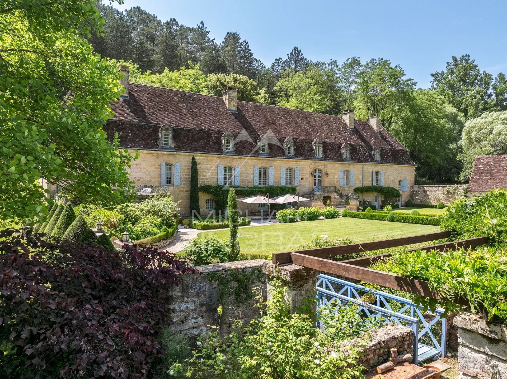Außergewöhnliches Anwesen im grünen Périgord