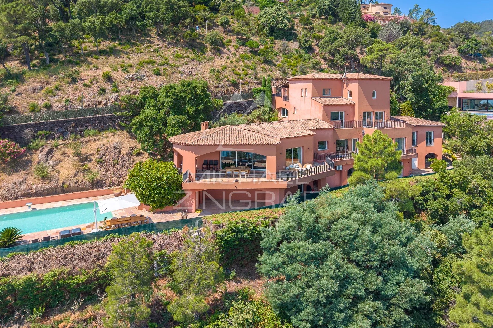Close to Cannes - Family home