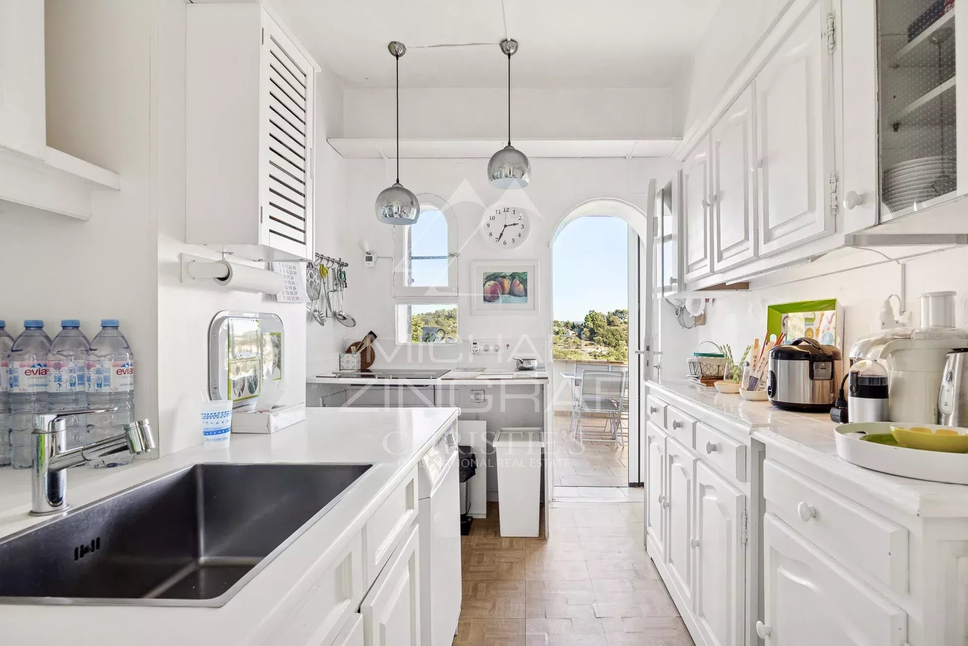 Saint-Paul-de-Vence: Exceptional Apartment in the Heart of the Village