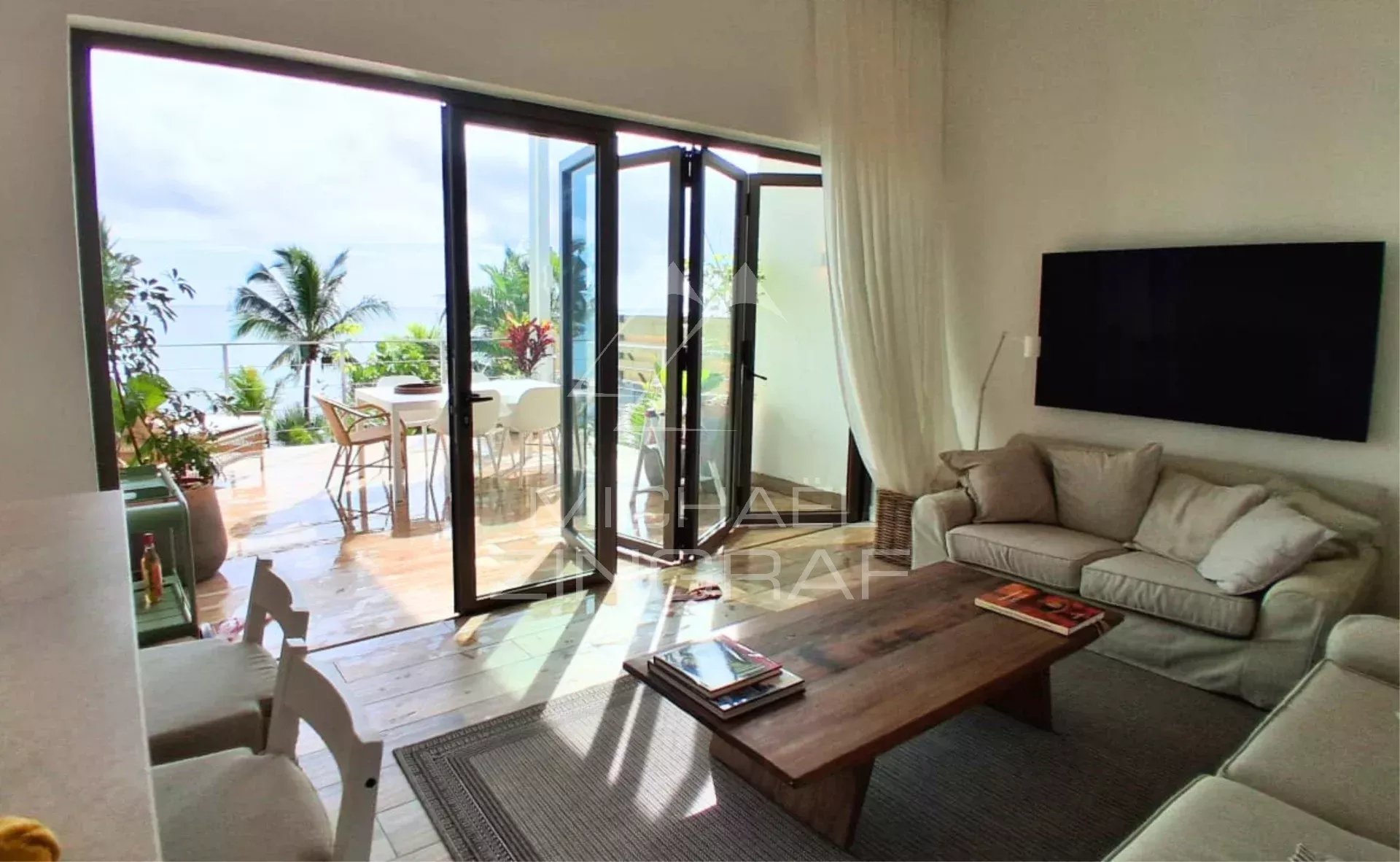 Pointe aux Canonniers – Appartement pieds dans l'eau