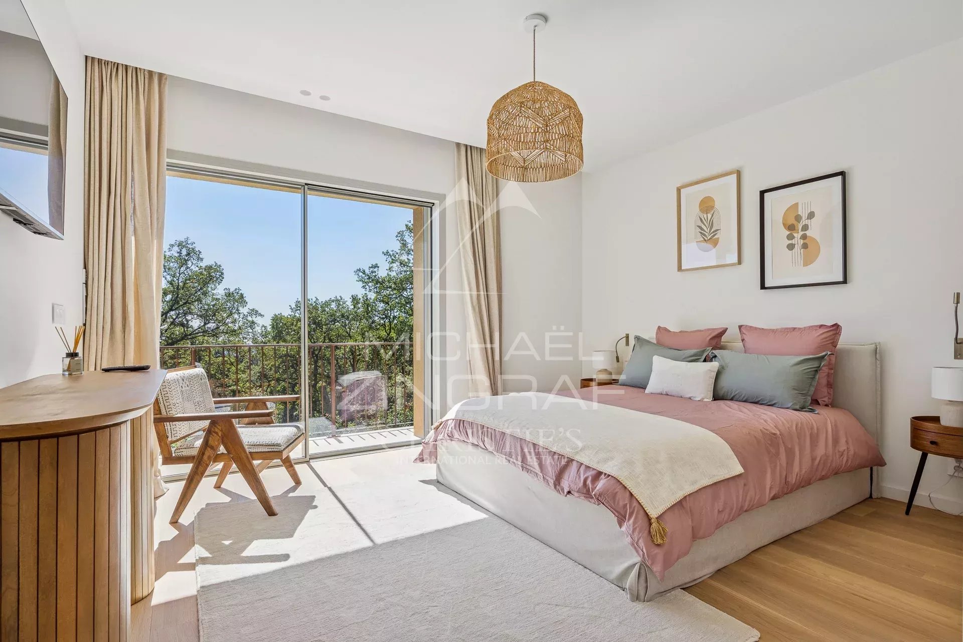 Proche Saint-Paul-de-Vence - Superbe propriété neuve provençale moderne