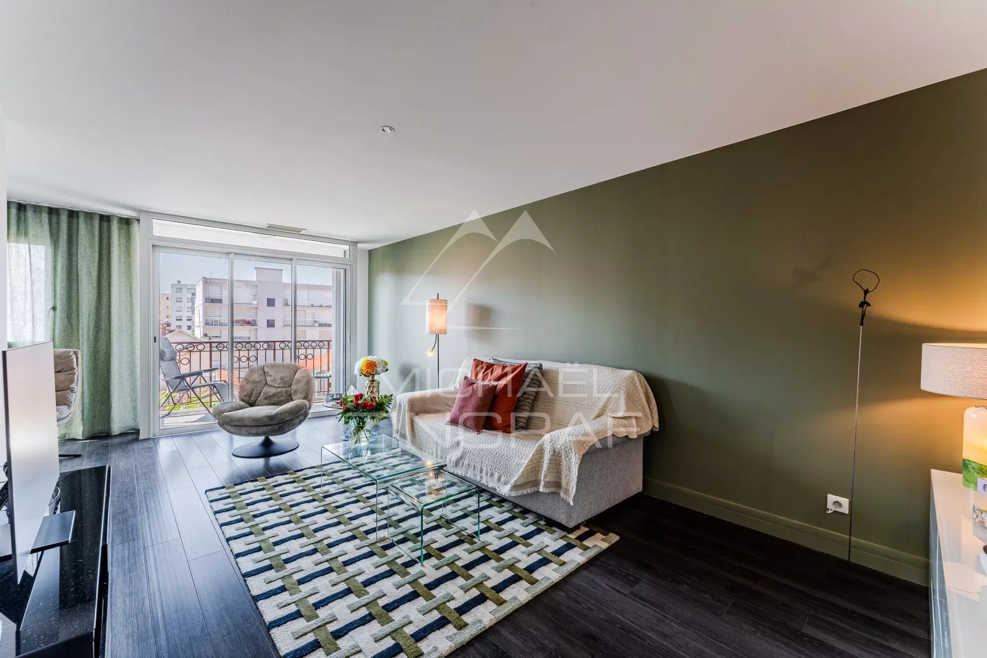Arcachon center, apartment with basin glimpses, garage and private elevator