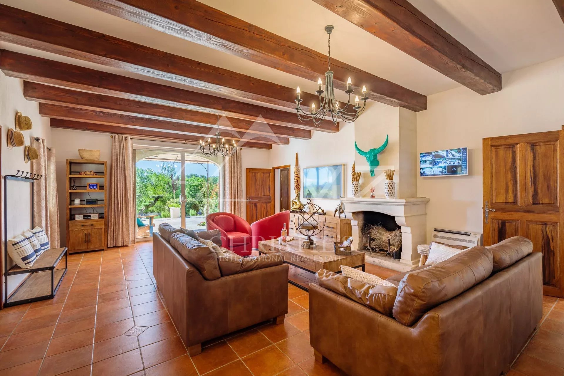 Proche Gordes - Belle bastide avec piscine chauffée