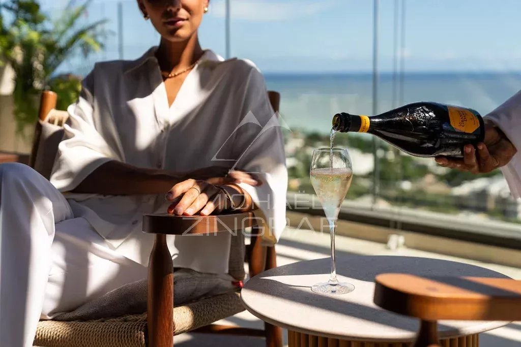 Exceptional Penthouse – Rivière Noire