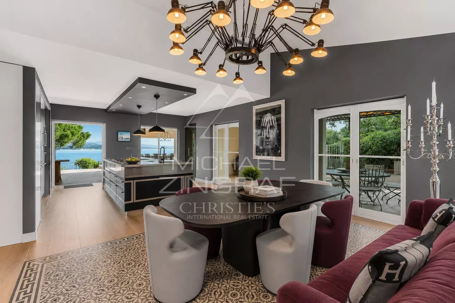 Close to Saint-Tropez - Villa with panoramic sea view