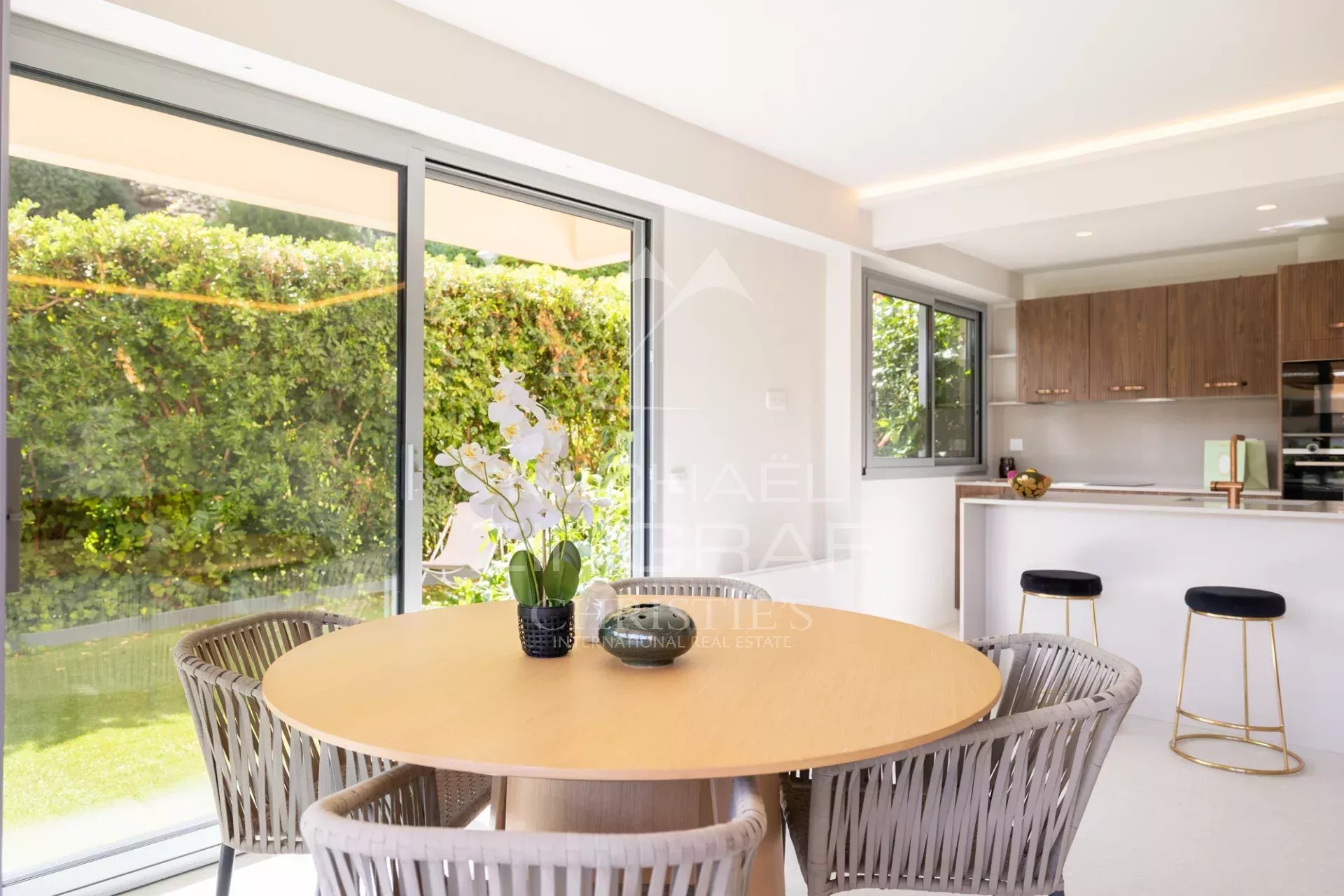 VILLEFRANCHE SUR MER - Magnifique 3 Pièces entièrement rénové