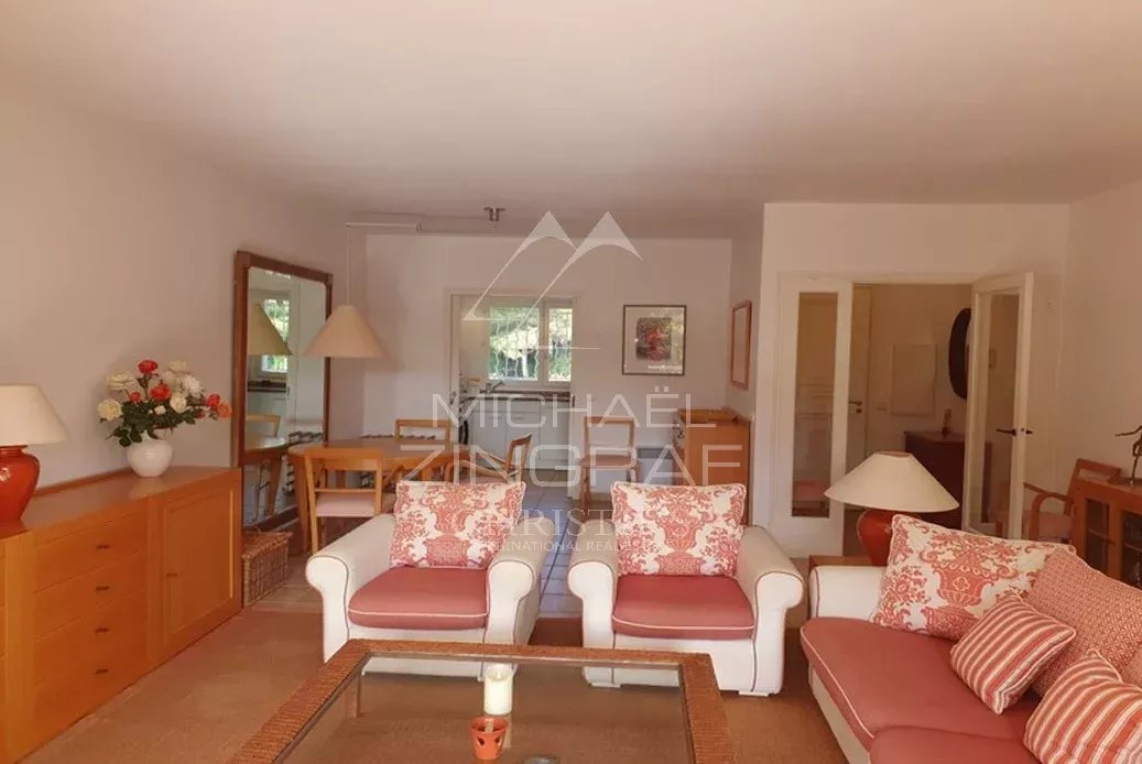 Cap d’Antibes – Élégant appartement vue dégagée échappée mer au cœur d’un parc privé