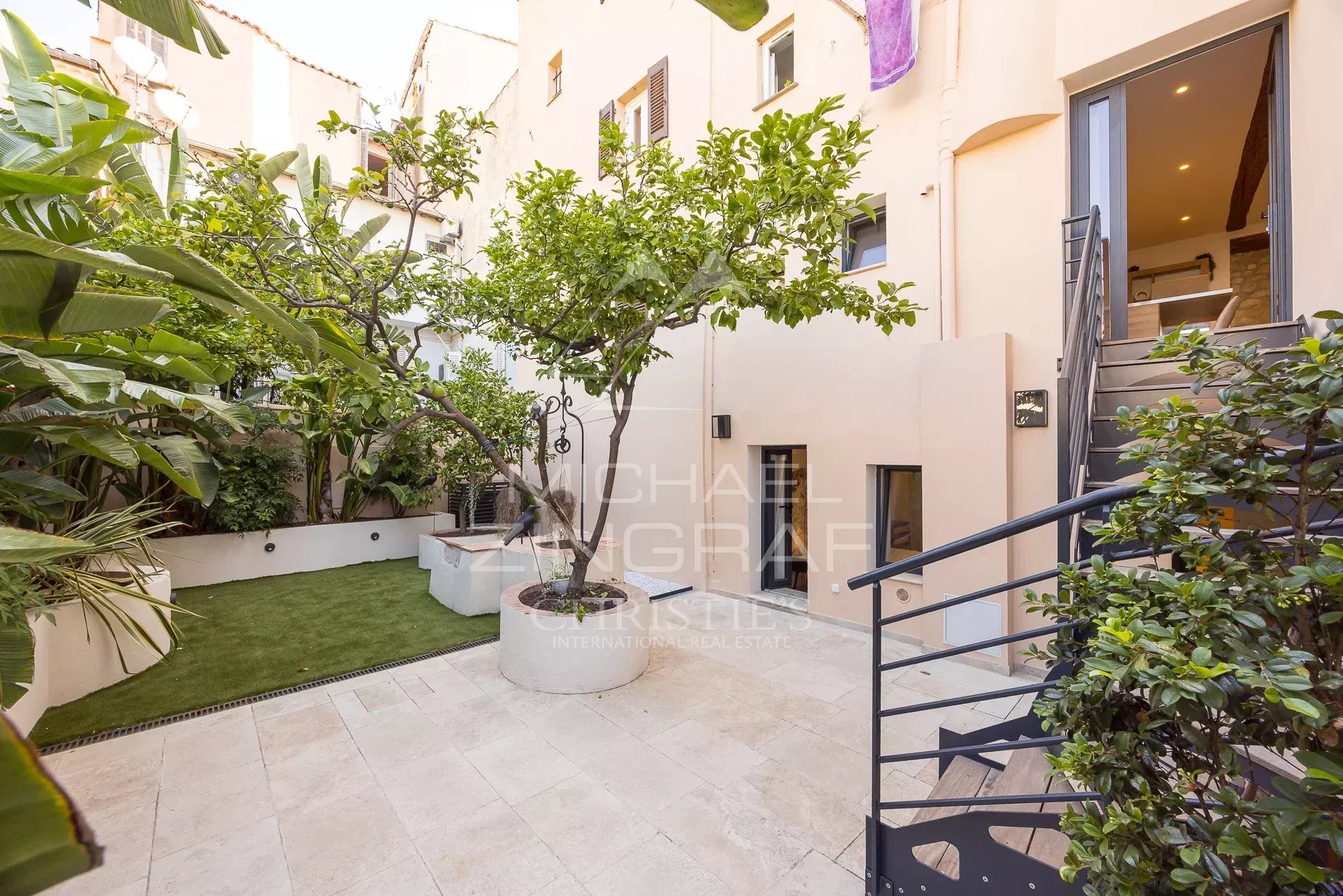 Duplex de charme au cœur du Vieil Antibes
