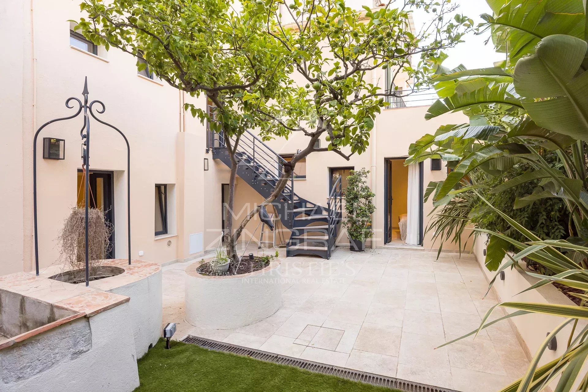 Duplex de charme au cœur du Vieil Antibes