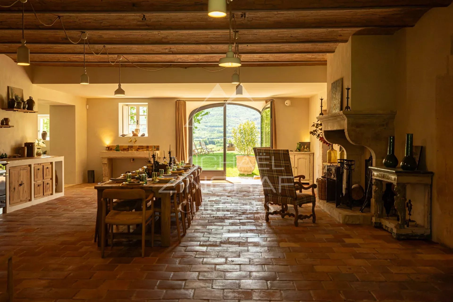 Exceptional property in the heart of the Luberon