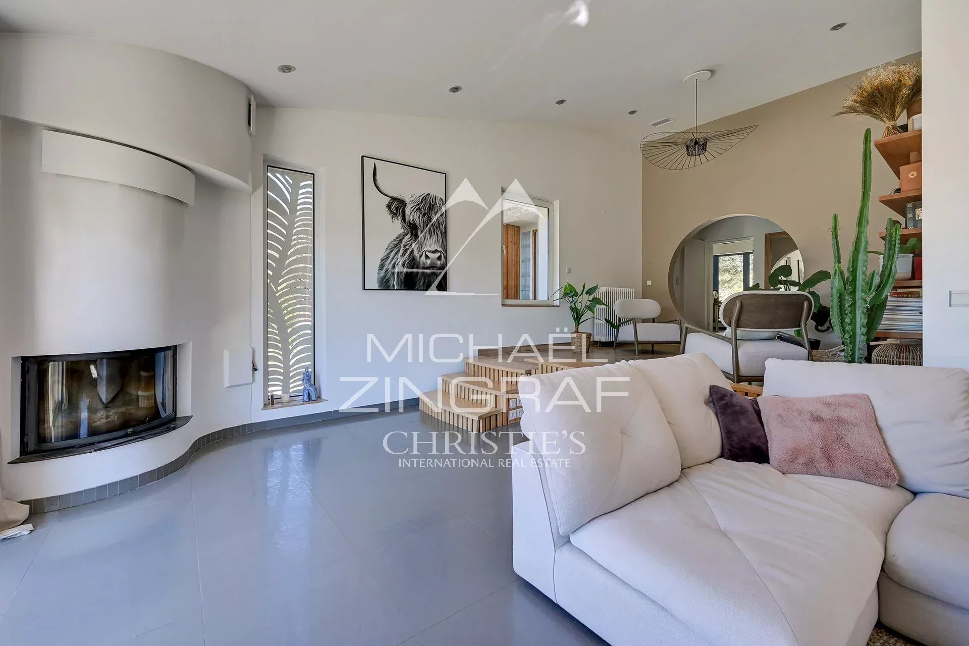 Helles, ruhiges Anwesen