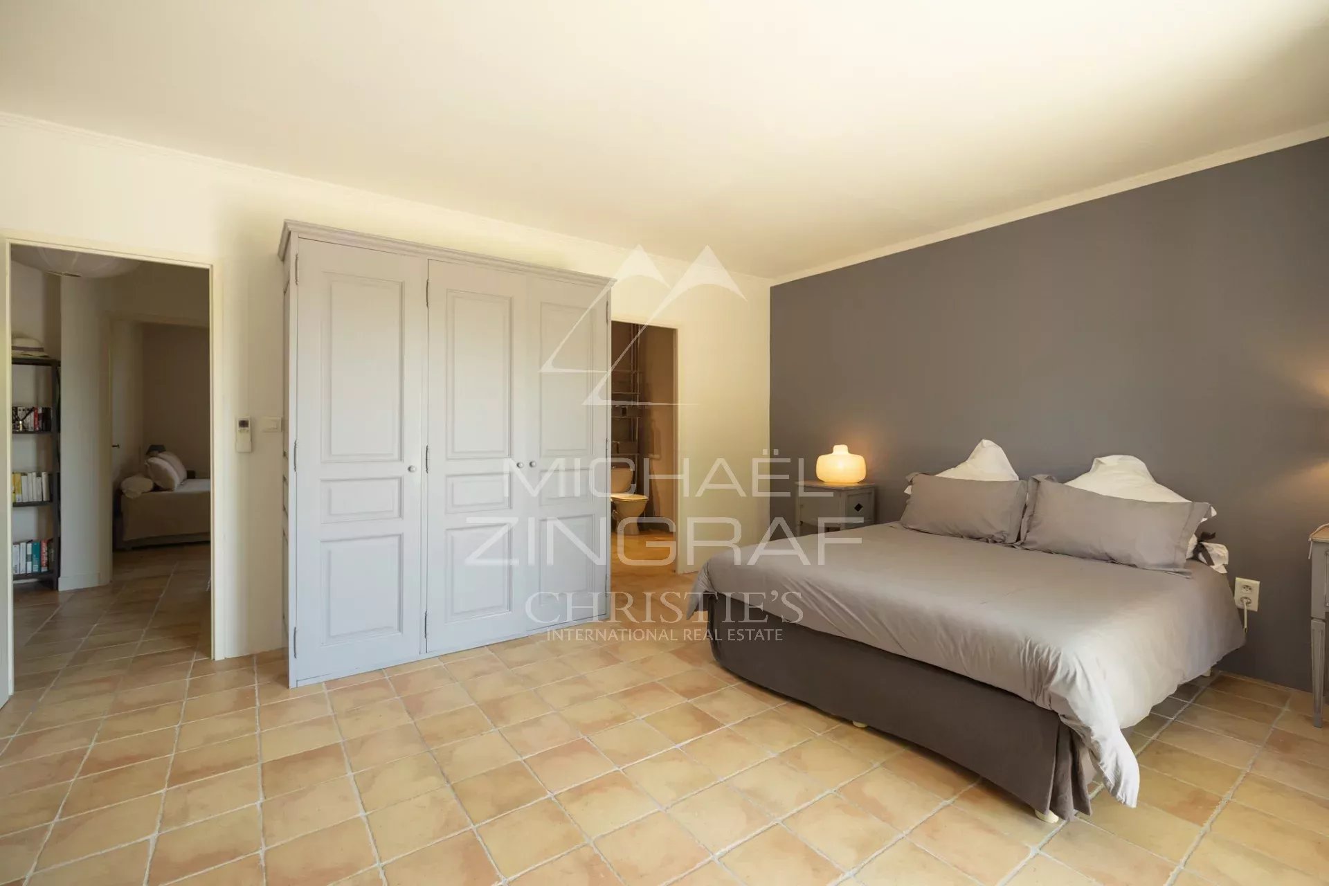 Charmante villa de plain-pied avec piscine