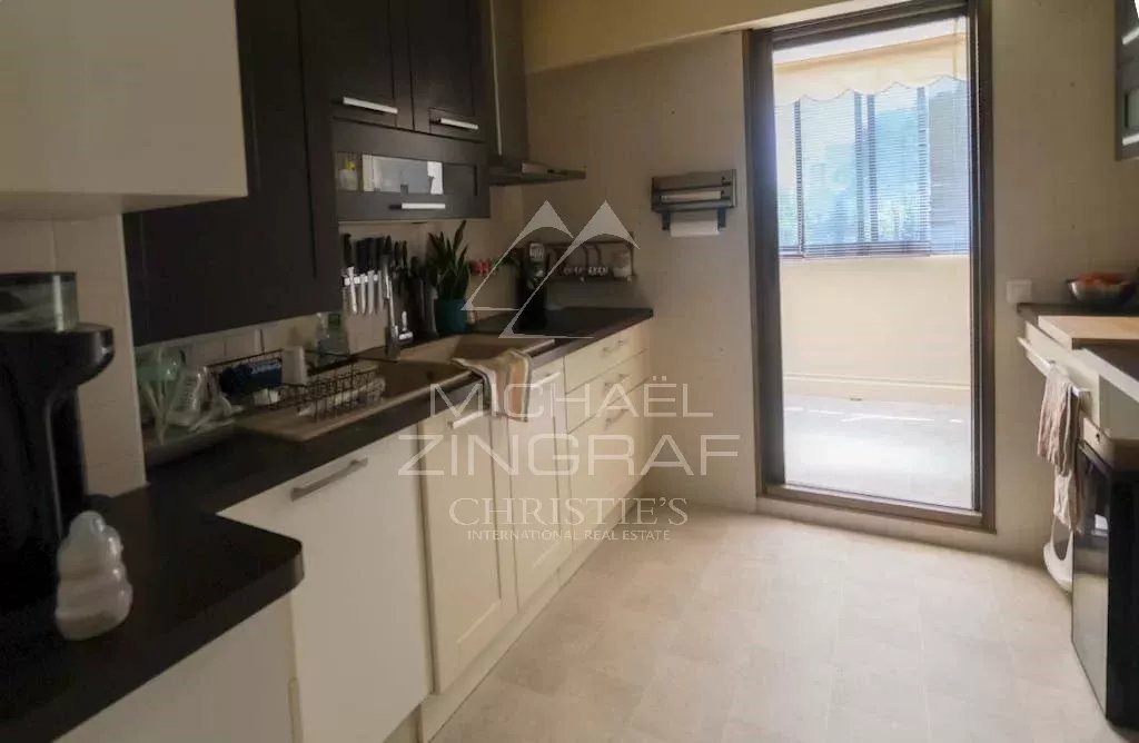 Dernier Étage Antibes – Appartement 4 Pièces avec Vue d’Exception et Prestations de Luxe