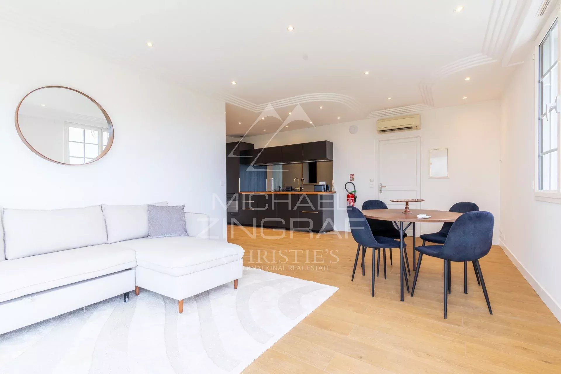 At the Gates of Cannes — Panoramic Sea View Villa — 11 Suites