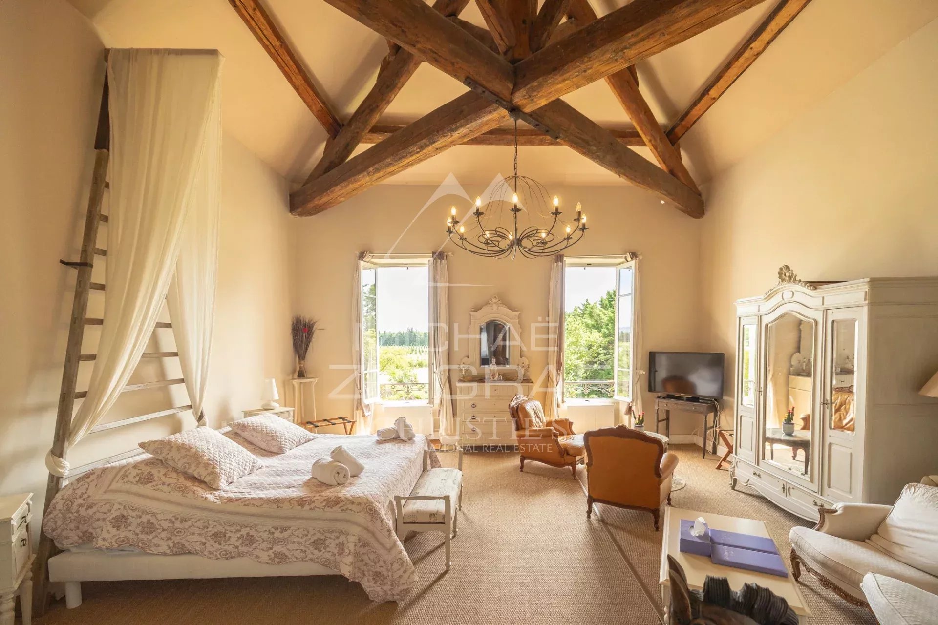 Domaine d’Exception avec piscine aux Portes de L’Isle-sur-la-Sorgue