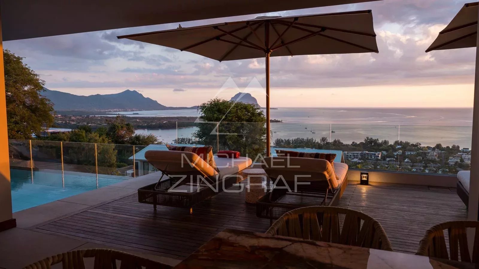 Île Maurice – Villa d’Exception Ultra Luxe avec Vue Panoramique sur Le Morne – Rivière Noire