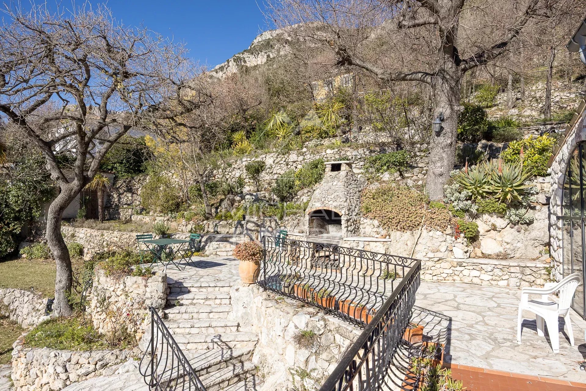 In der Nähe von Saint-Paul-de-Vence - Anwesen mit Panoramablick auf das Meer
